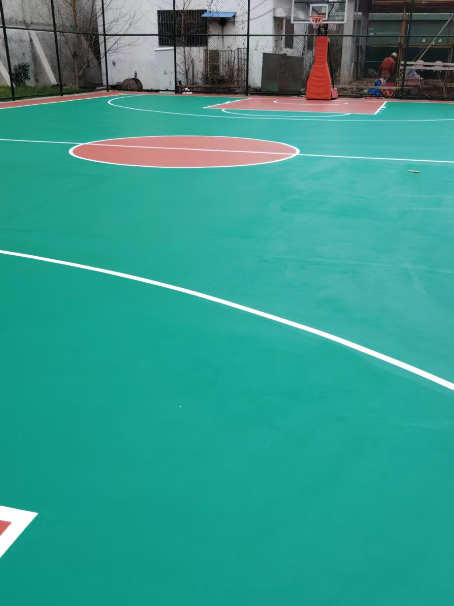 江州 球场长期使用易出现地面开裂